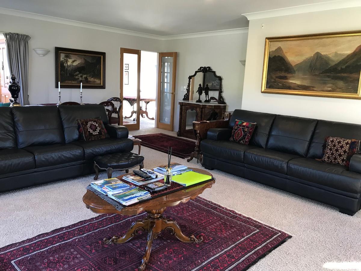 Huntington House Bed & Breakfast Tauranga Exterior photo